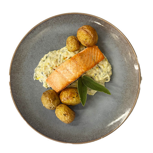 [08047] Salmon fillet on creamed leek vegetables, served with thyme potatoes